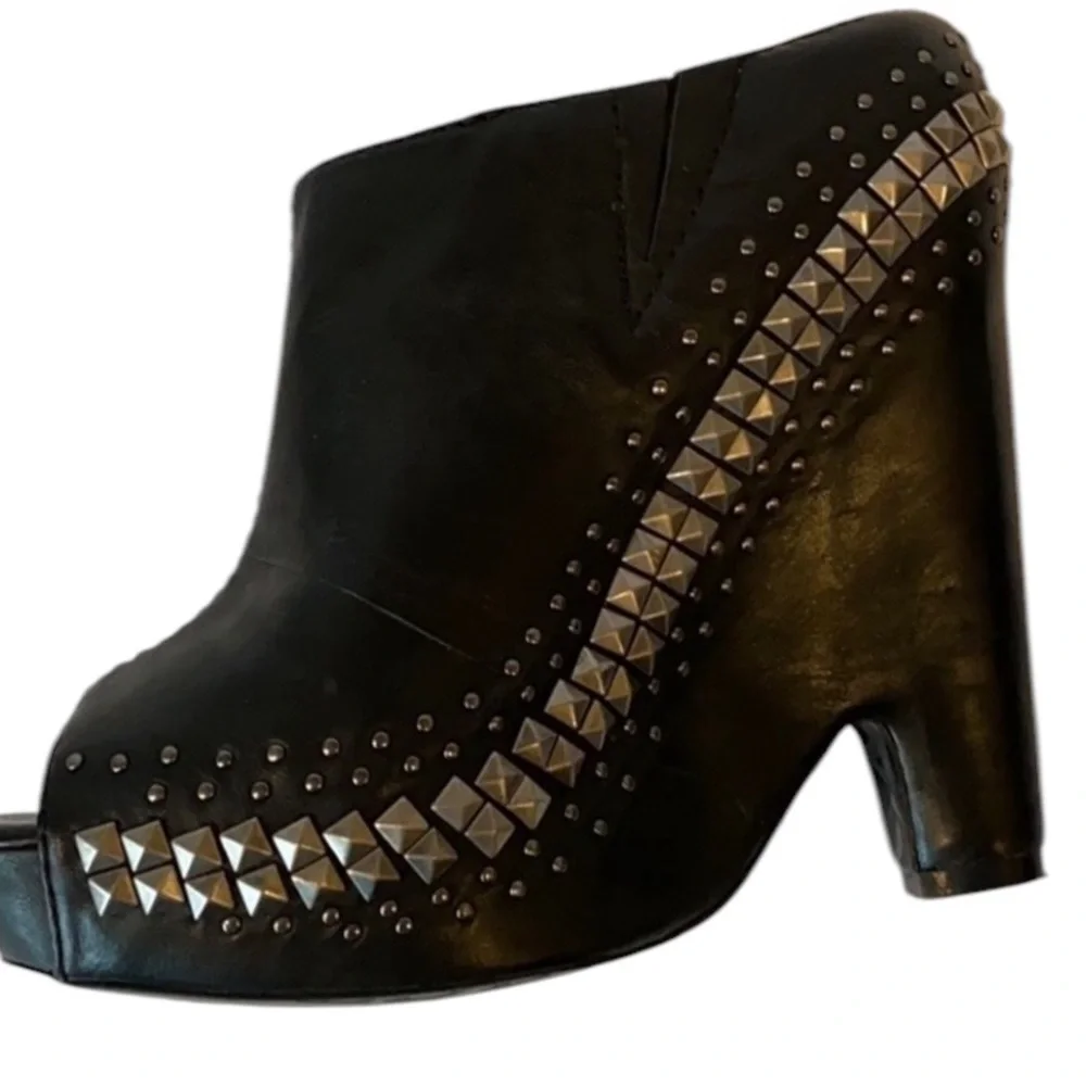 Sam Edelman size 10 Boho silver studded open toe platform ,beautiful